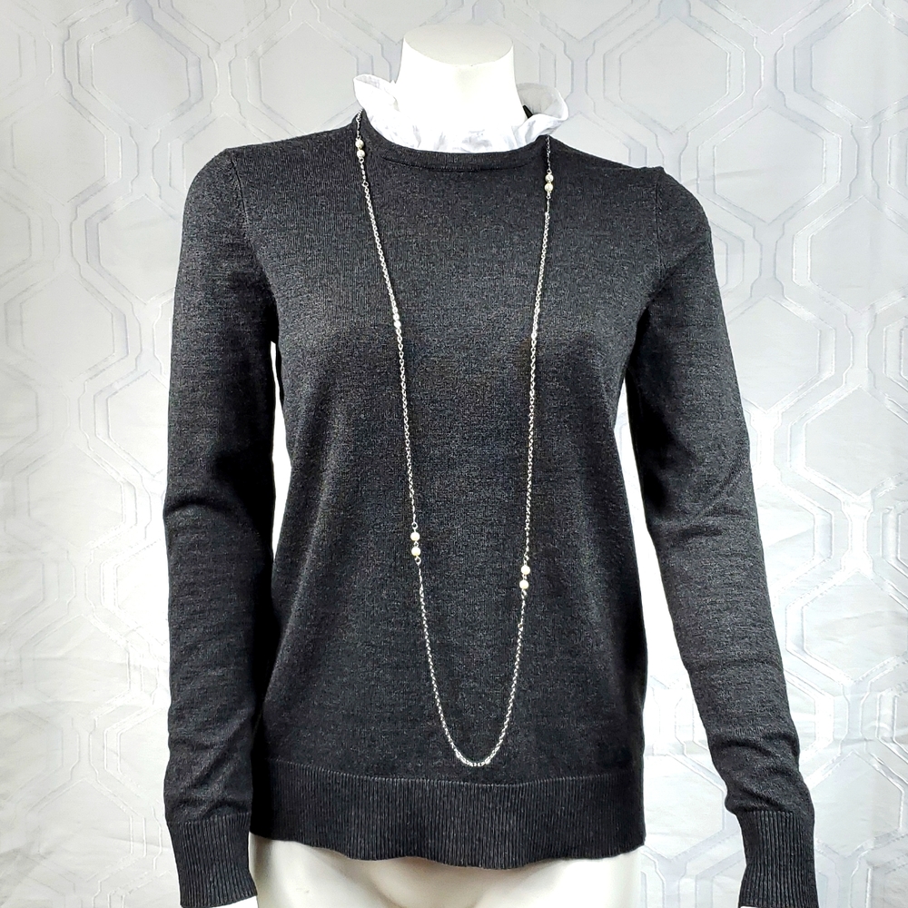 NWT Cable & Gauge Grey long sleeve with White Ruffle collar Size Small